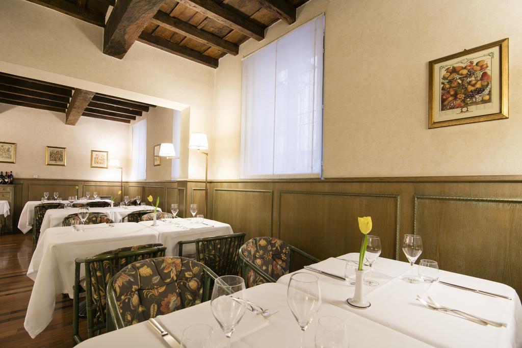 Albergo Delle Notarie Reggio Emilia Exterior photo