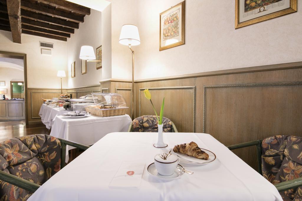Albergo Delle Notarie Reggio Emilia Exterior photo
