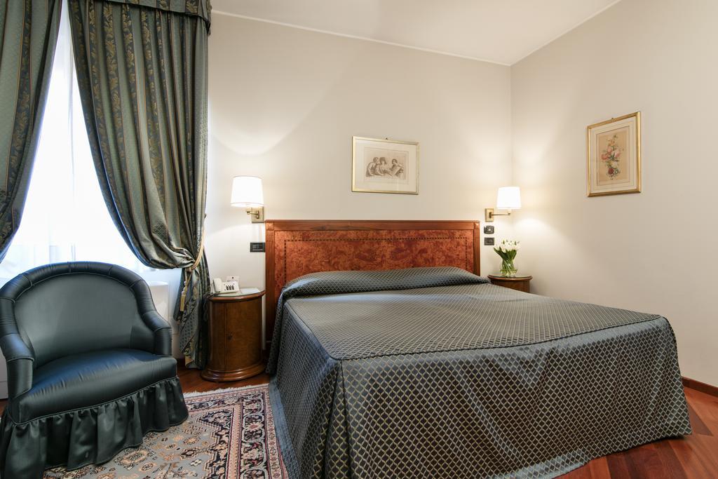 Albergo Delle Notarie Reggio Emilia Exterior photo