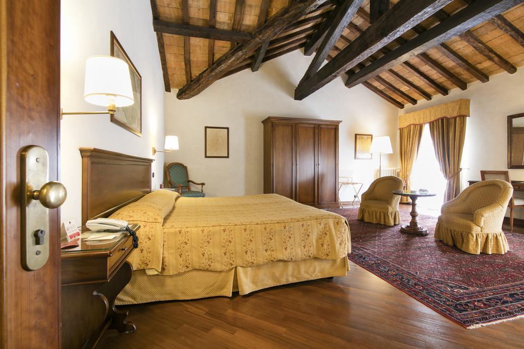 Albergo Delle Notarie Reggio Emilia Exterior photo