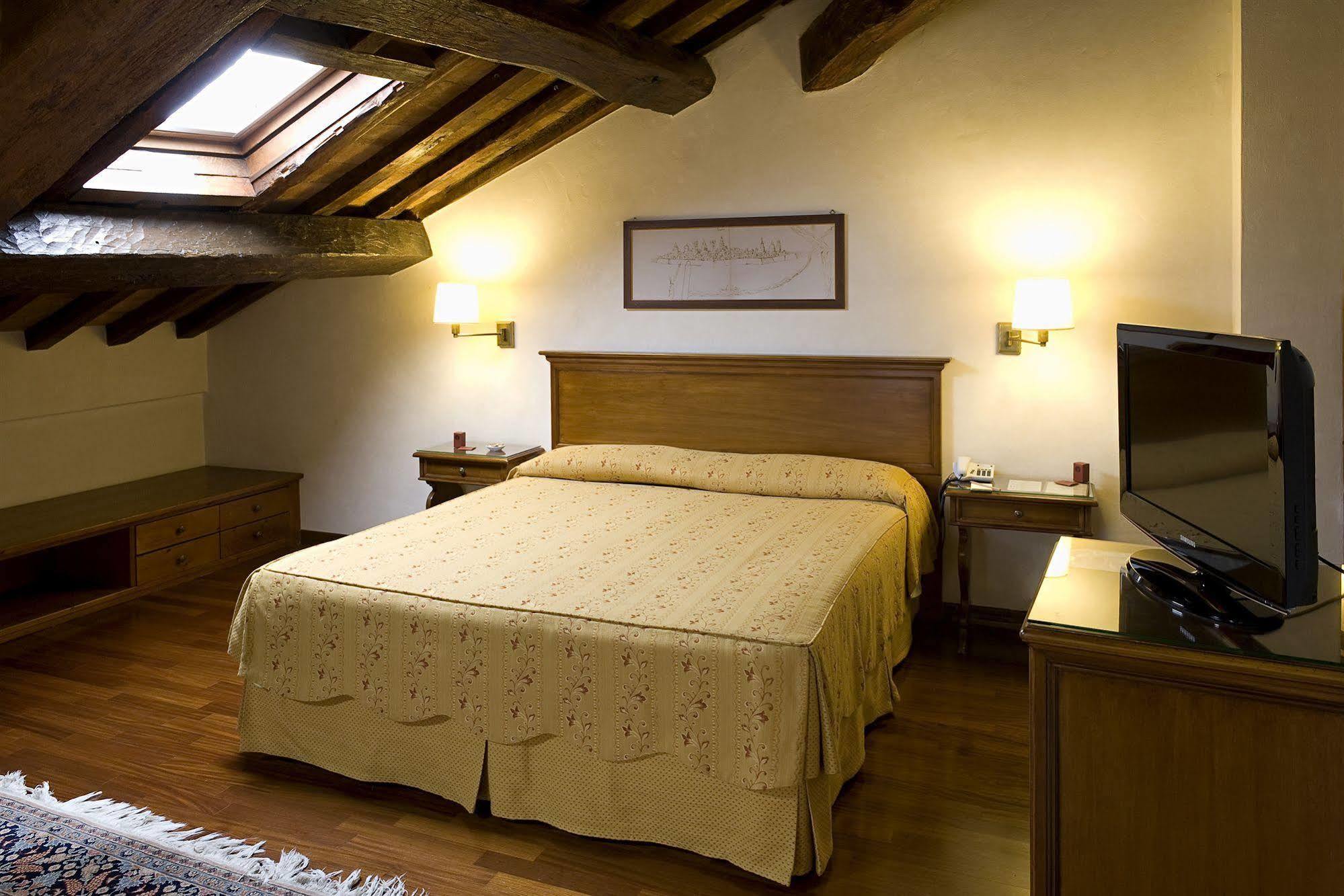 Albergo Delle Notarie Reggio Emilia Exterior photo
